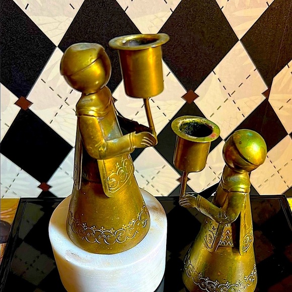 Vintage Brass Altar Figurine Candle Holders – Hand Hammered Rare Matching Pair - Picture 7 of 10